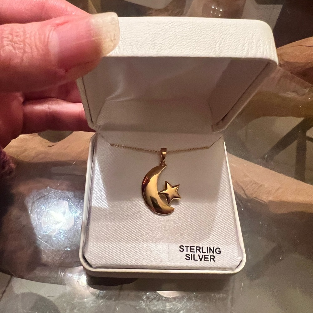 NWT moon and star pendent necklace sterling silver